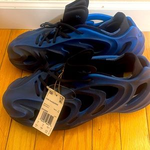 Adifoam Q's cosmic way runners (Neptunes)